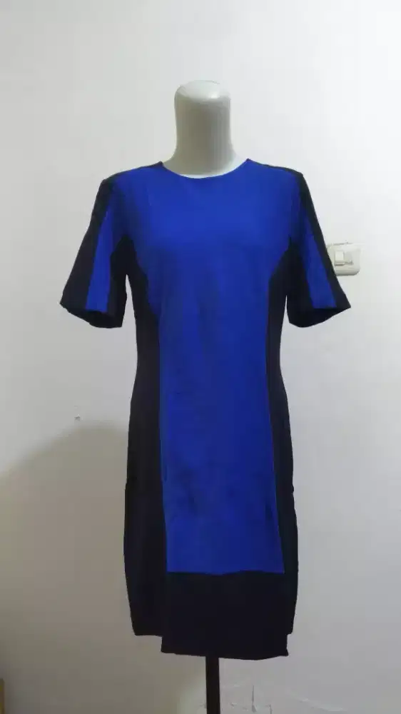Dress selutut size L