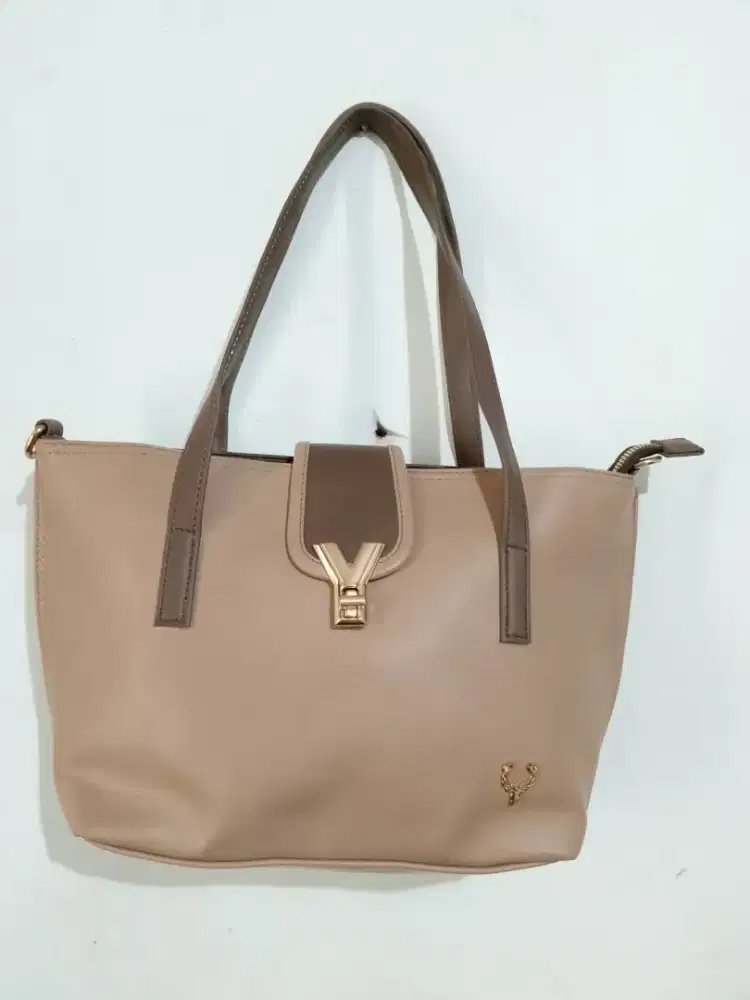 Totebag dan Tas Selempang