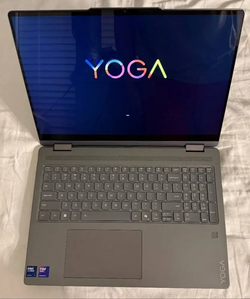 Lenovo Yoga 7i 16 Utra 7 16GB 1TB 2-in-1 Touchscreen Laptop