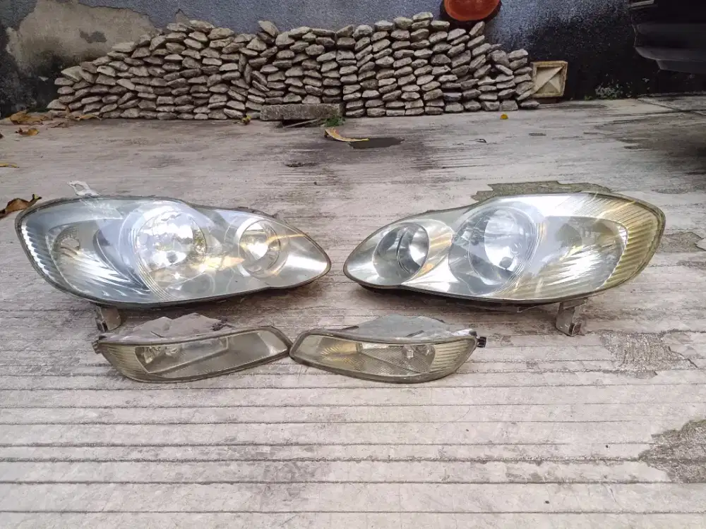 Set Head Lamp dan Fog Lamp Altis