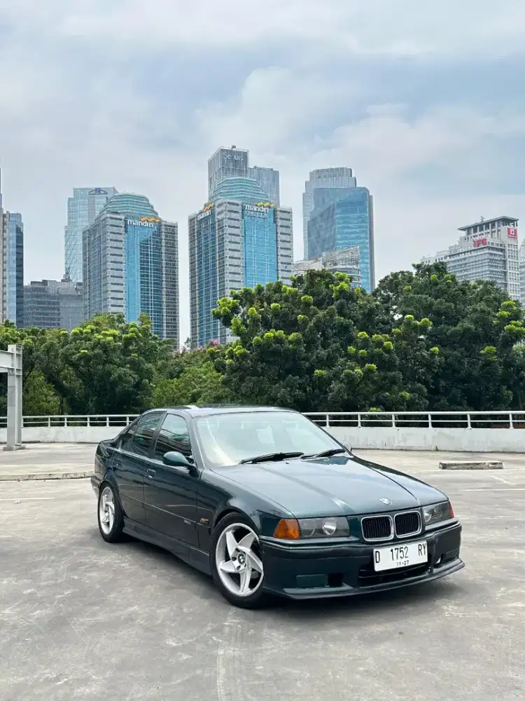 BMW E36 323i M/T 1996 Boston Green on Green Paul Klee