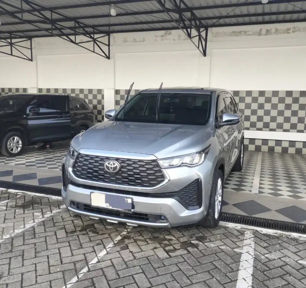 Toyota Kijang Innova 2023 Bensin