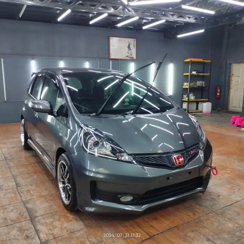 DIJUAL HONDA JAZZ 2012 MATIC – SIAP PAKAI