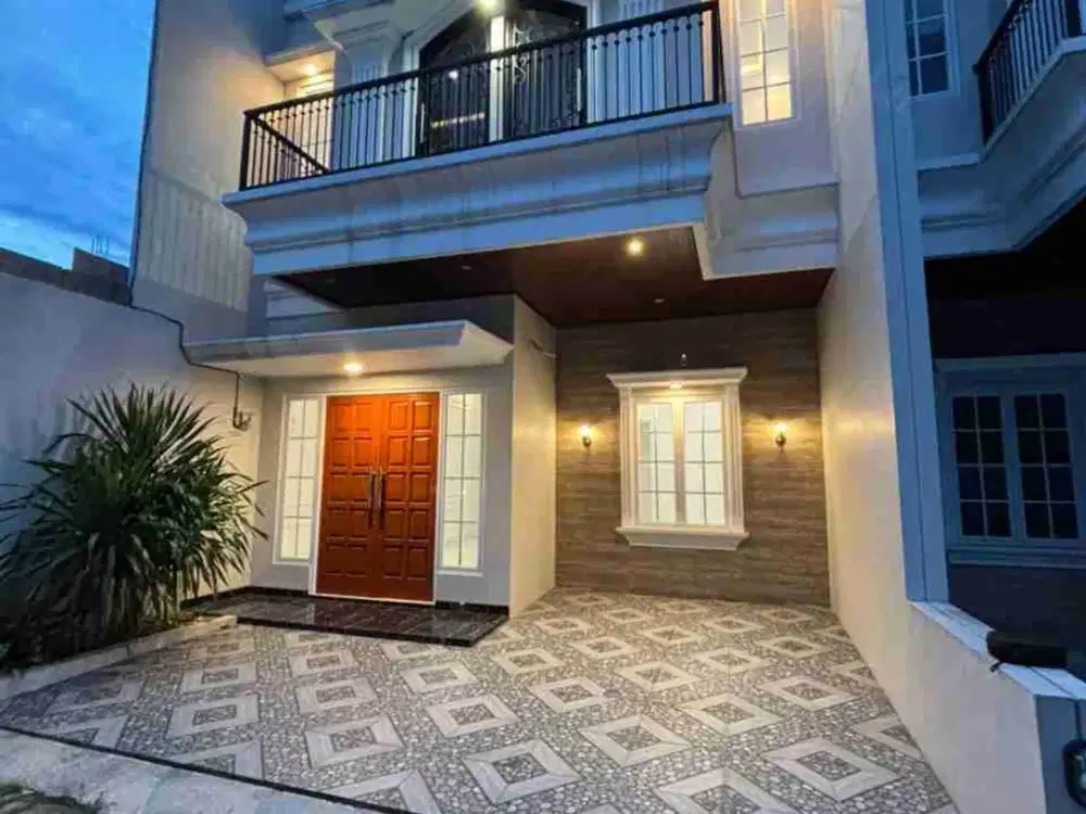 Di jual rumah 2 lantai , bangunan baru, lokasi strategis, harga terbaik, bebas banjir.