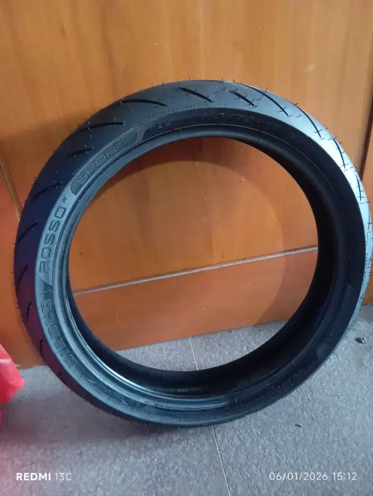 ban motor merk Pirelli