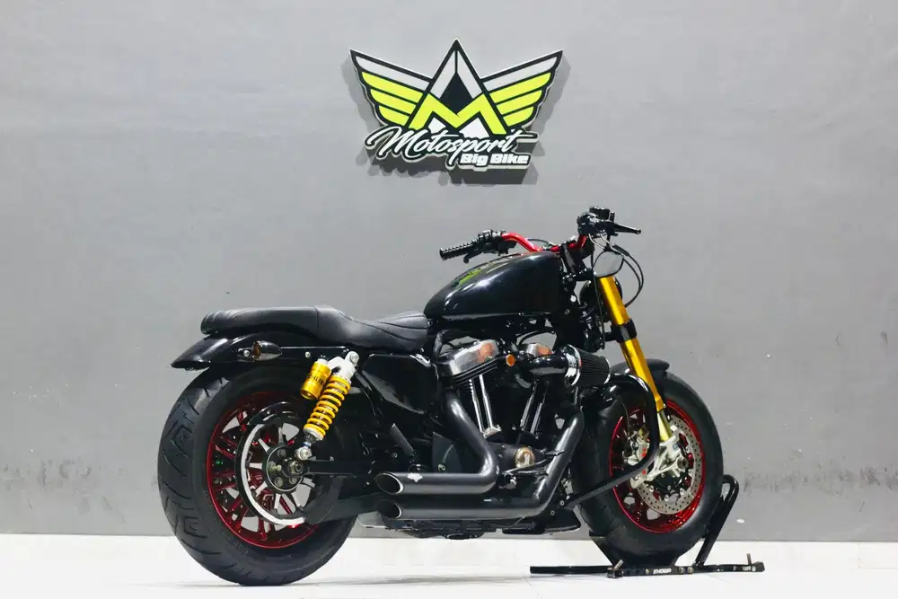 Harley davidson sportster 48 like new BMW sportster883 Roadking