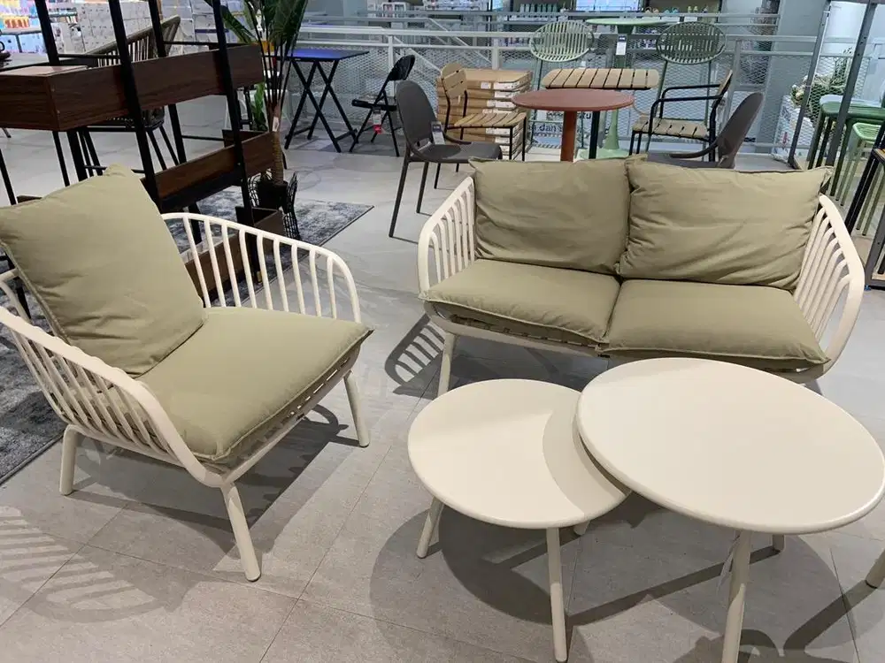 Set meja teras minimalis