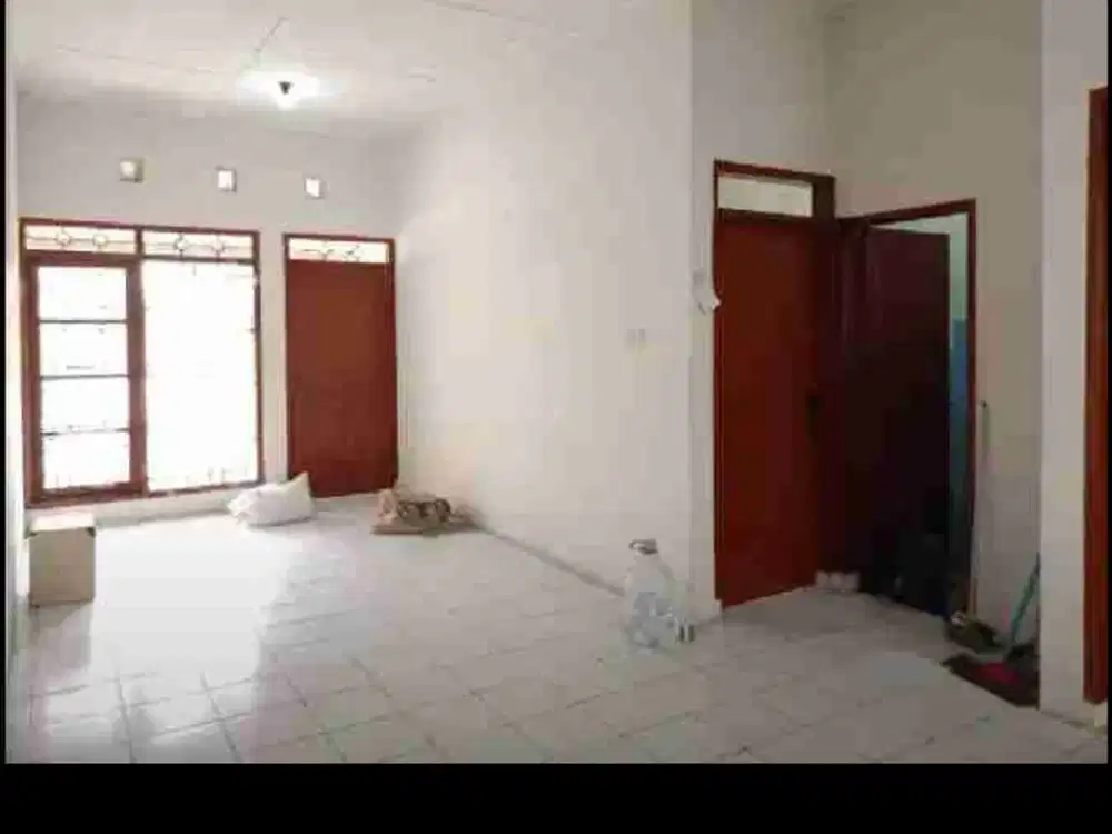 Rumah Minimalis Strategis siap huni, Taman Kopo Indah