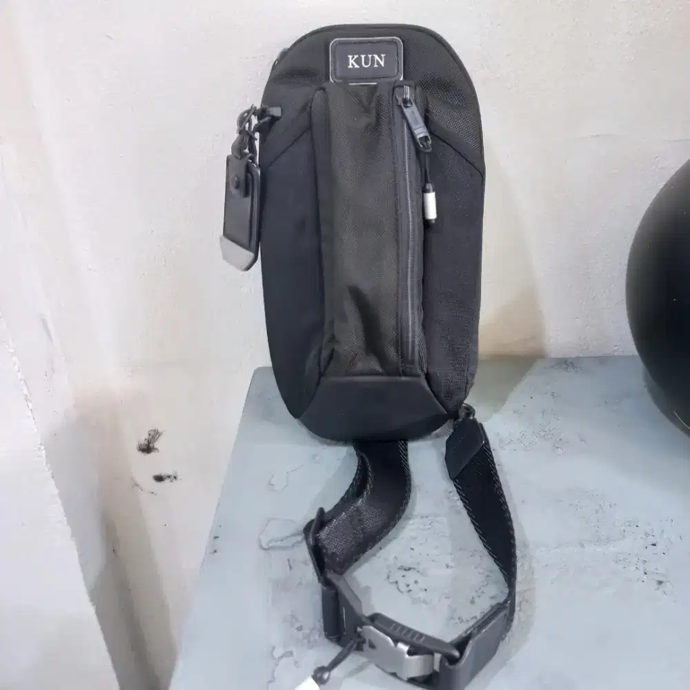 Tumi Alpha Bravo Esports Pro Sling Bag second original