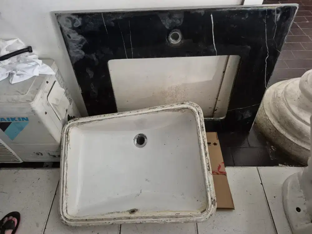 Wastafel Tanam/ Lavatory Toto LW540J + toptable marmer nya