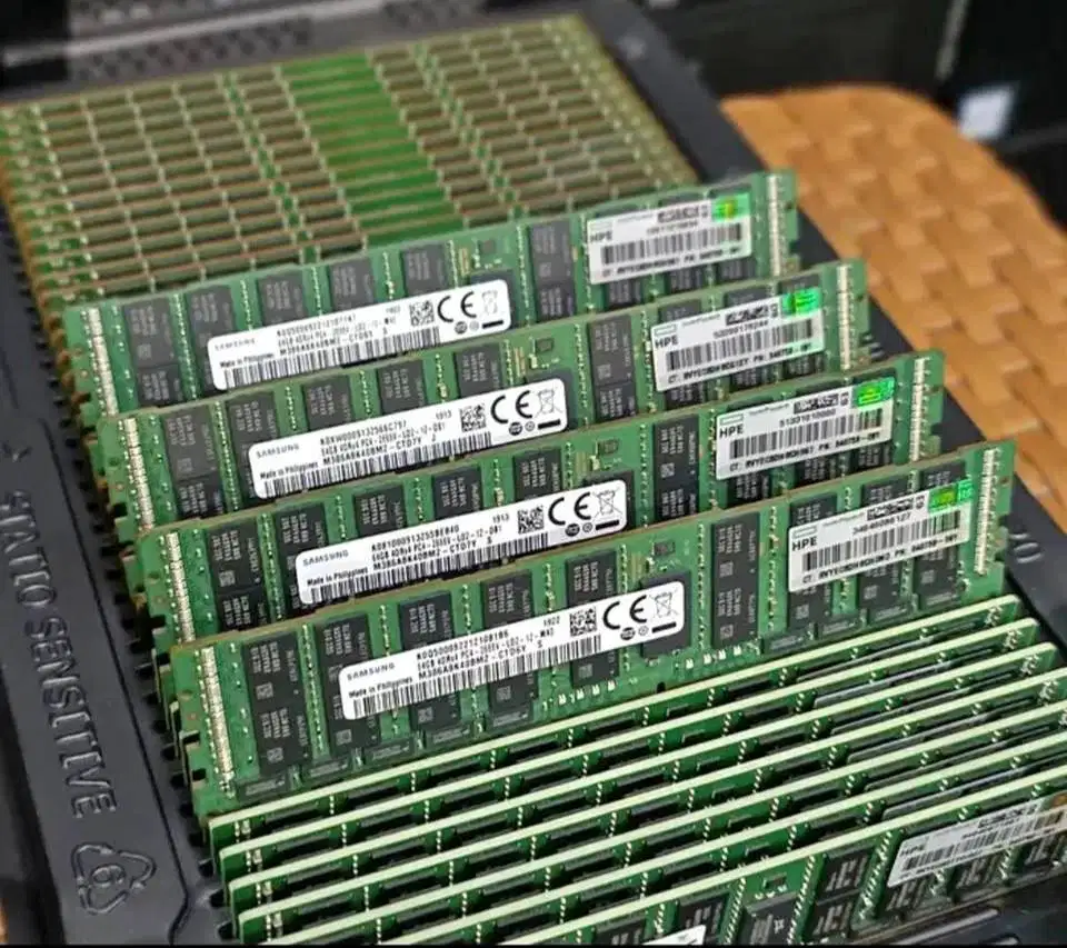 SIAP MENAMPUNG SPAREPART RAM, HDD, SSD, VGA PARTAI BESAR DAN KECIL