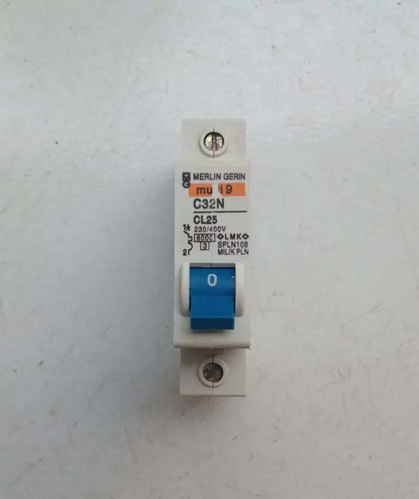 MCB PLN Merlin Gerin multi 9 C32N, 2A
