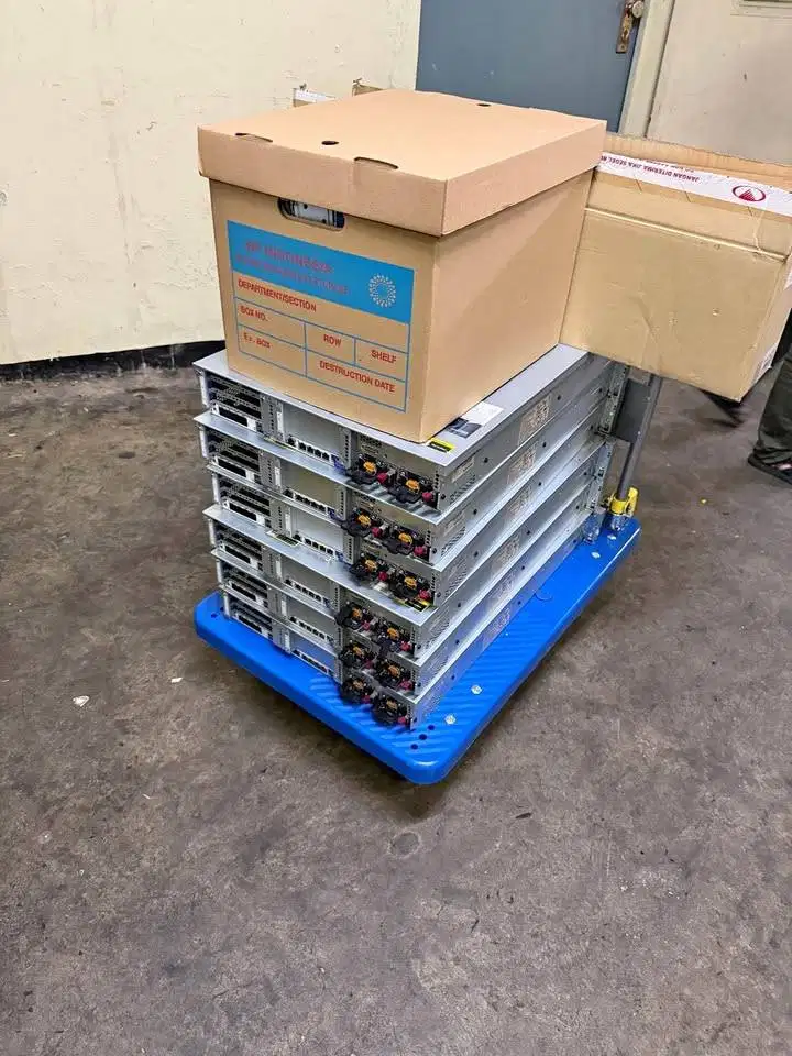 MENAMPUNG SERVER BEKAS DAN BARU JUMLAH BANYAK DAN DIKIT