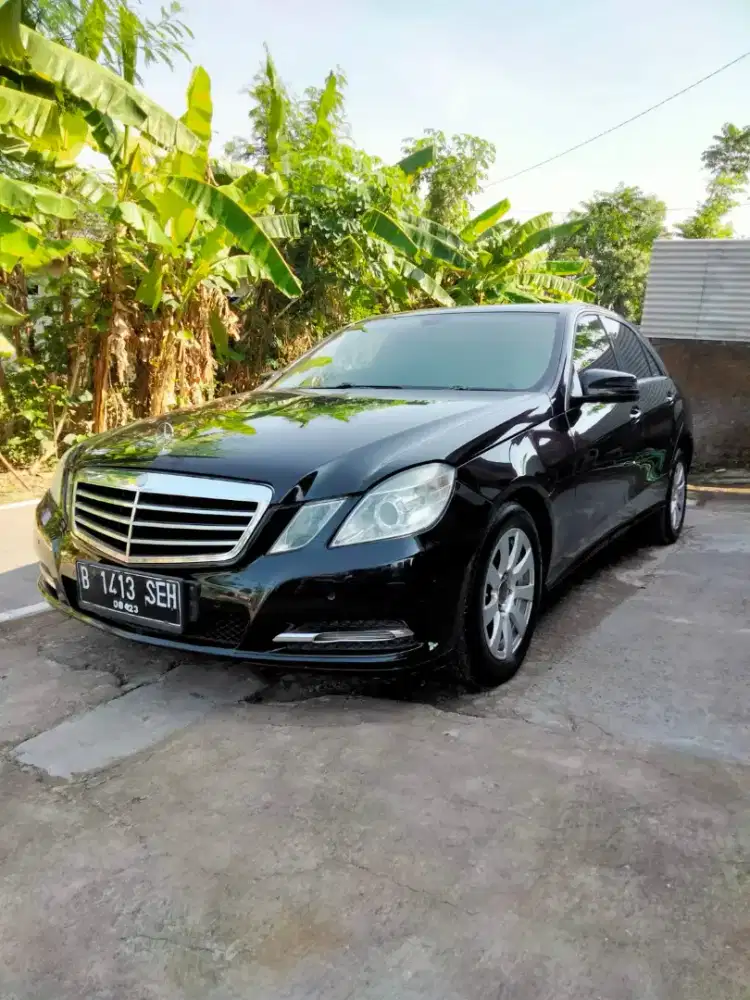 Dijual mersedes benz E 200 tahun 2013 normal mas 122jt aja