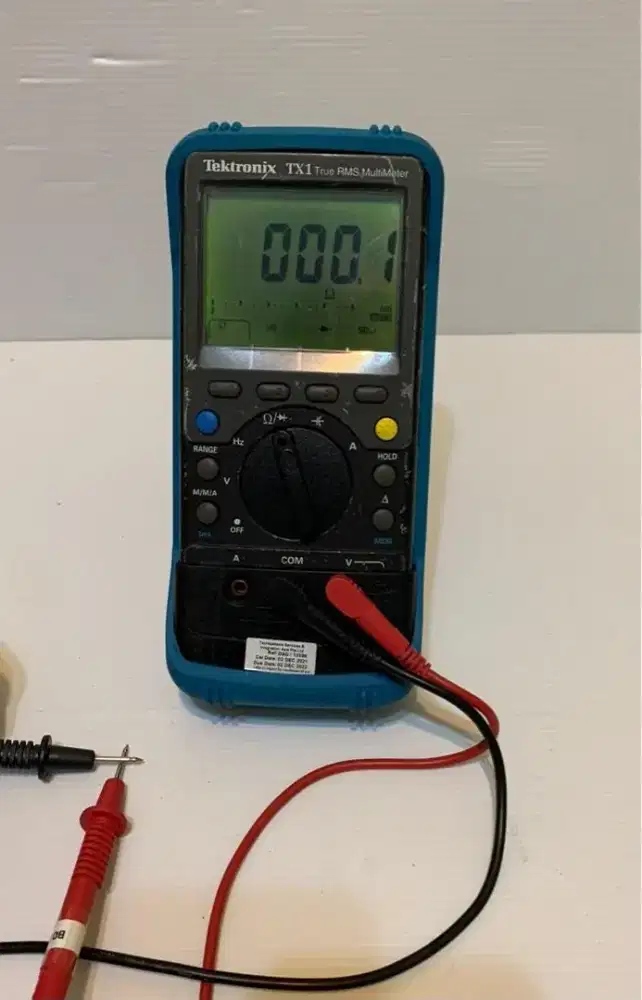 Multimeter Tektronix TX1 True RMS alat digital ukur uji listrik