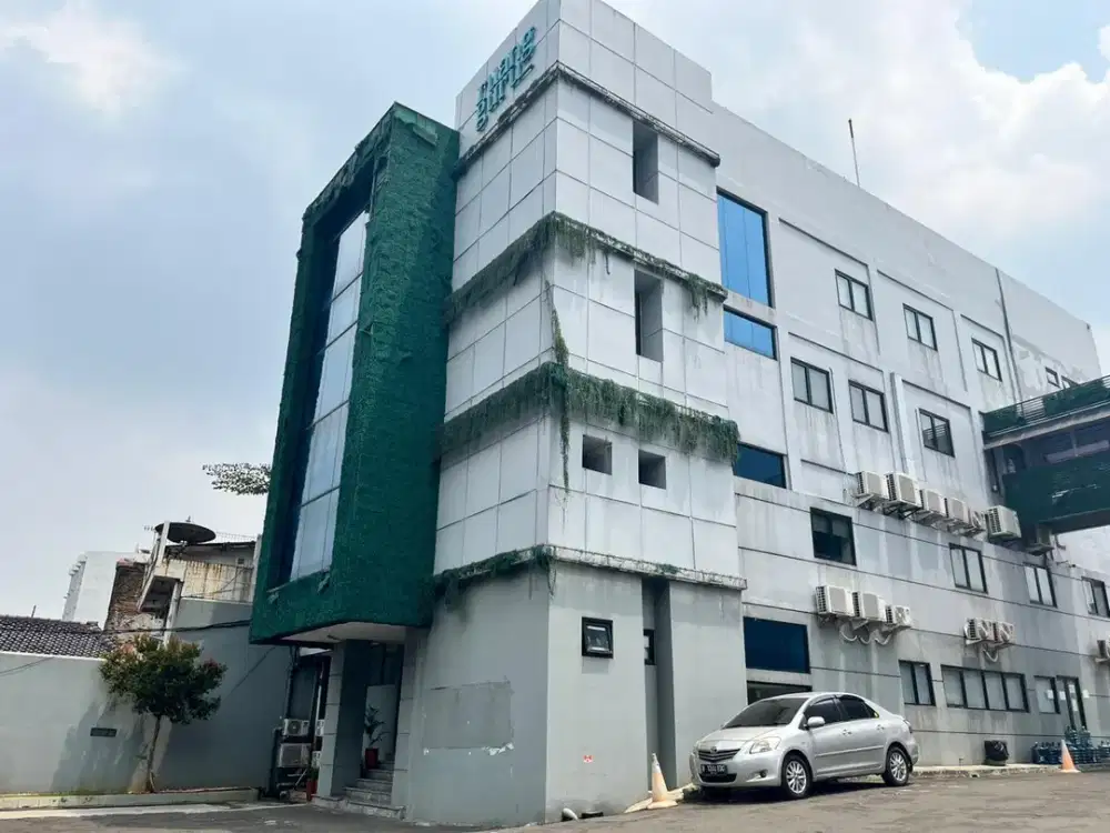 Gedung Ruang Guru 4 lantai di manggarai tebet jakarta selatan