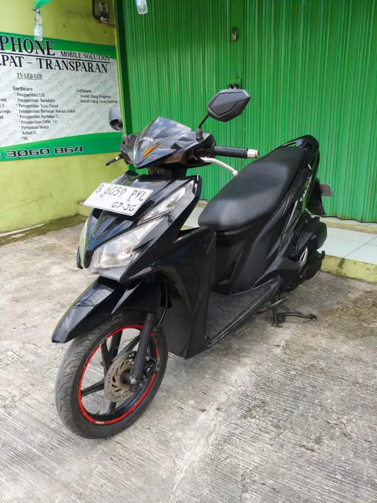 VARIO KZR 2014 HITAM