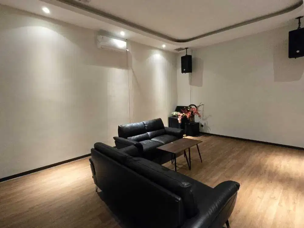 Ruang Usaha Modern Luxury 232 M2 di Scbd Pusat Perkantoran Kota Jakart