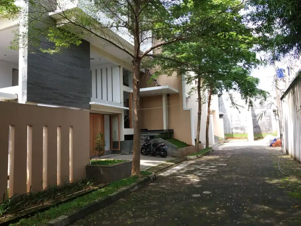 Rumah Minimalis LT. 102 m/Lb, 155 m ,Bngunan Baru ,Jl.Wr,Supratman, dekat ke Jl.Raya Ciputat,2,25M