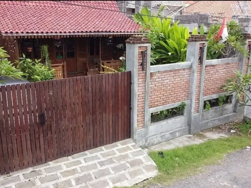 Tanah Bonus Bangunan Joglo di Renon