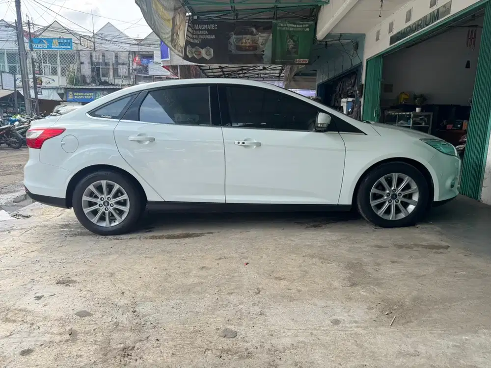 Ford Focus 2012 titanium low km 50rb