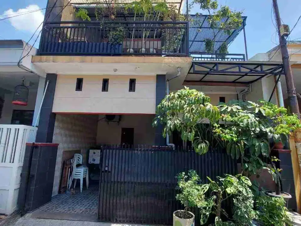 Jual Rumah 2 Lantai

Perum Griyo Wage Asri 
Wage Taman Sidoarjo

Luas 78m2 ( 6x13 )
LB 156m2 ( 2 Lantai )
KT 2+1
KM 1+1
Hadap Selatan
PLN 1300
Air PDAM + Sumur
Row jln 6m
Surat SHM IMB

*Turun Harga 800 Juta*
Cash / KPR