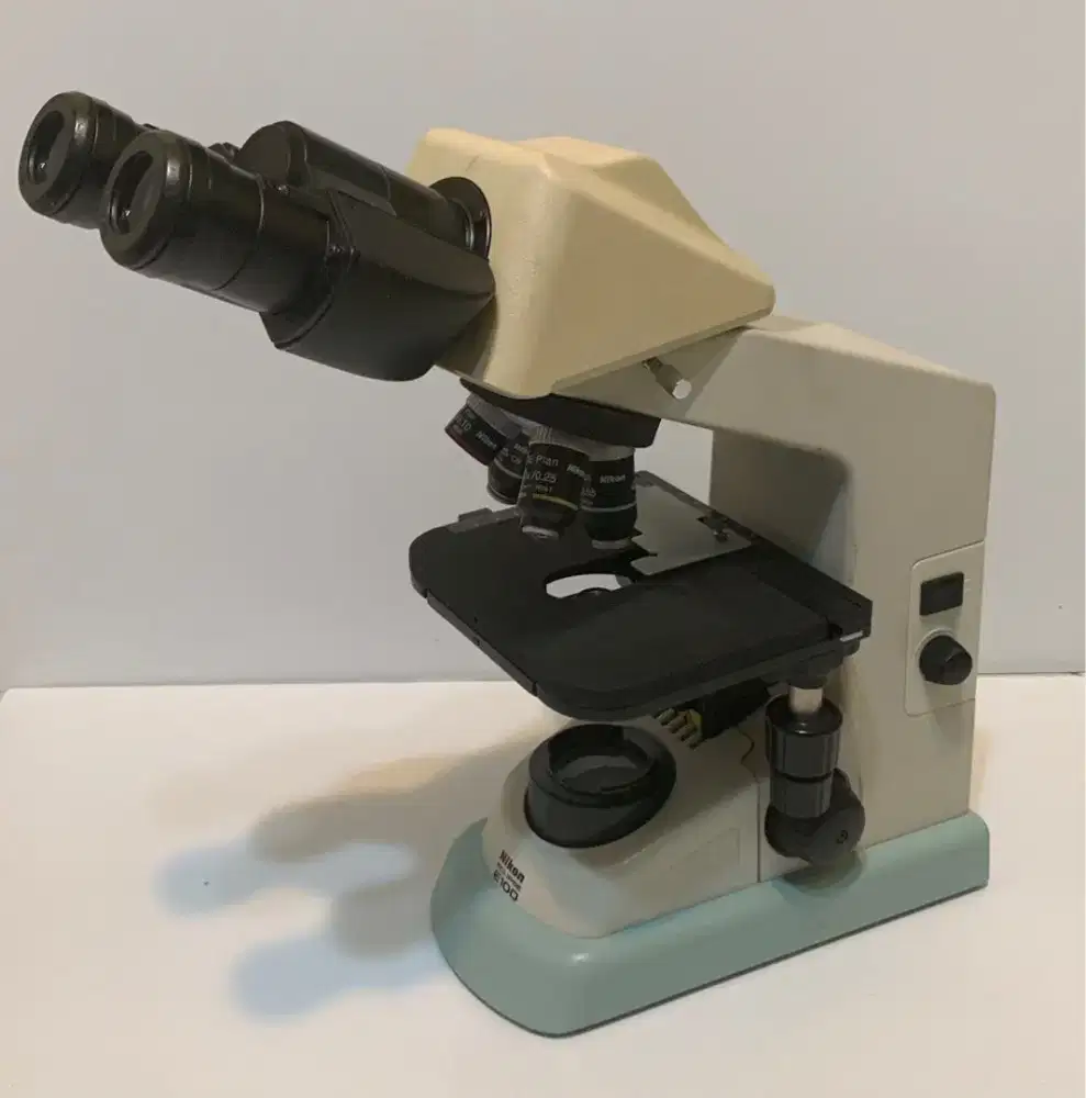 Mikroskop Nikon Eclipse E100 microscope laboratorium lensa objektif