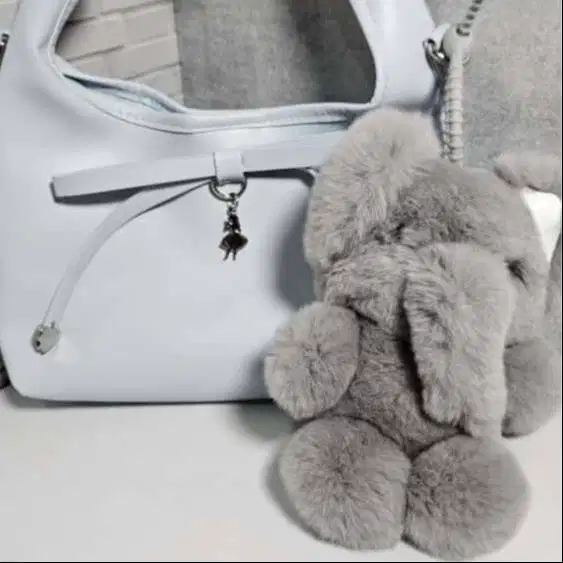 key chain bentuk gajah bulu lembut premium merk ALPHA GOODS