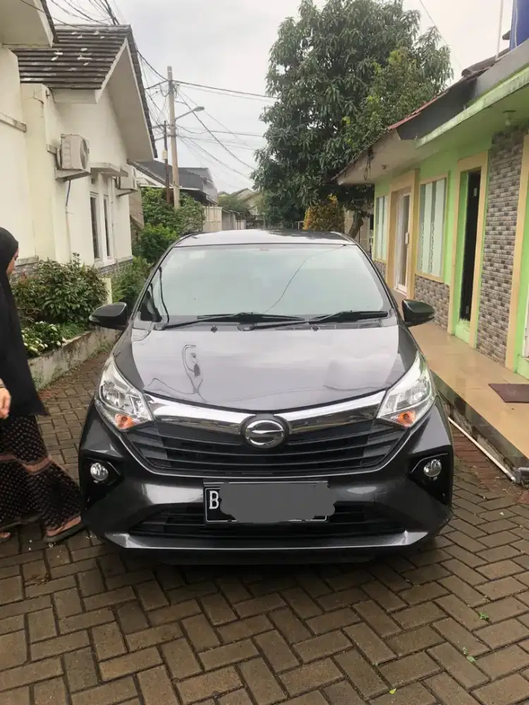 Daihatsu sigra r deluxe matic low km 20rb tangan 1