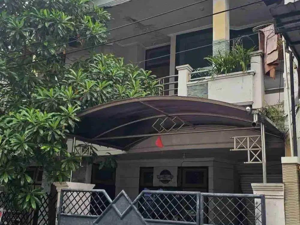 dijual rumah benduk merisi surabaya selatan 2 lantai
