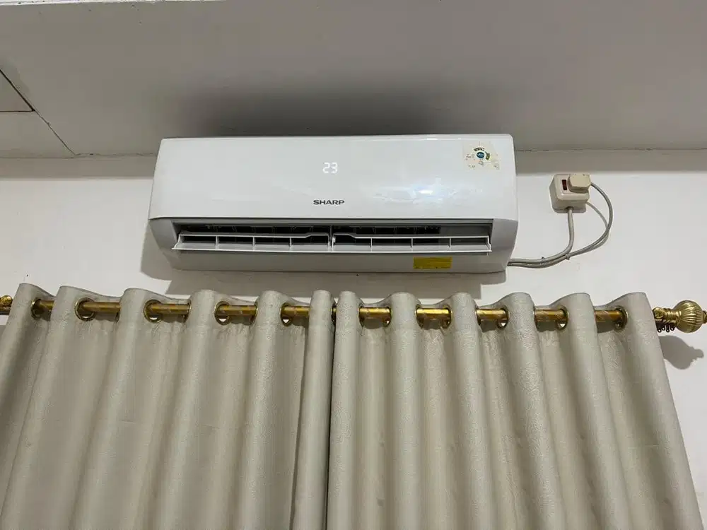 AC 1.5 PK SHARP Bekas masih bagus banget