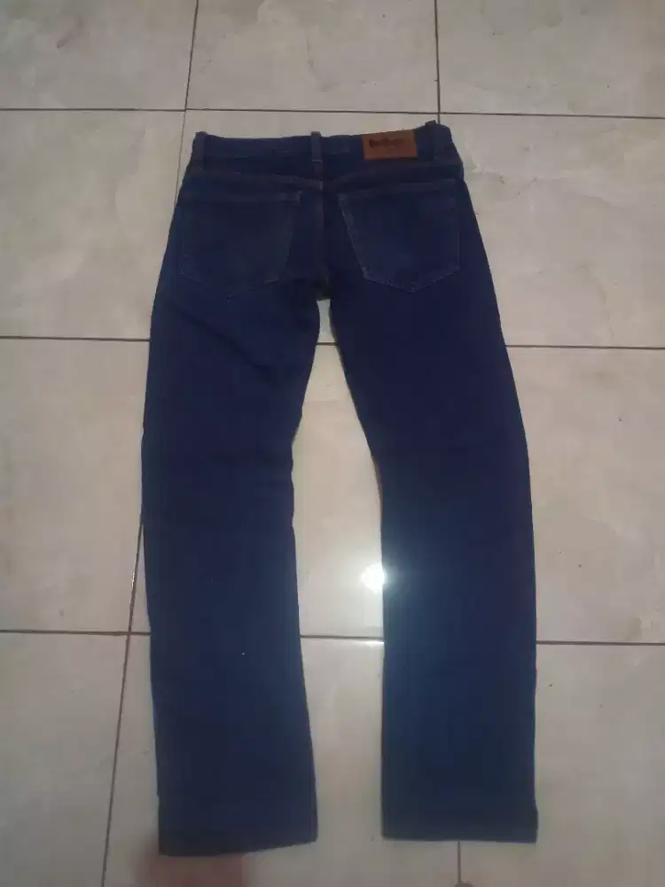 Celana jeans size 28 dan jaket levis size M 100k