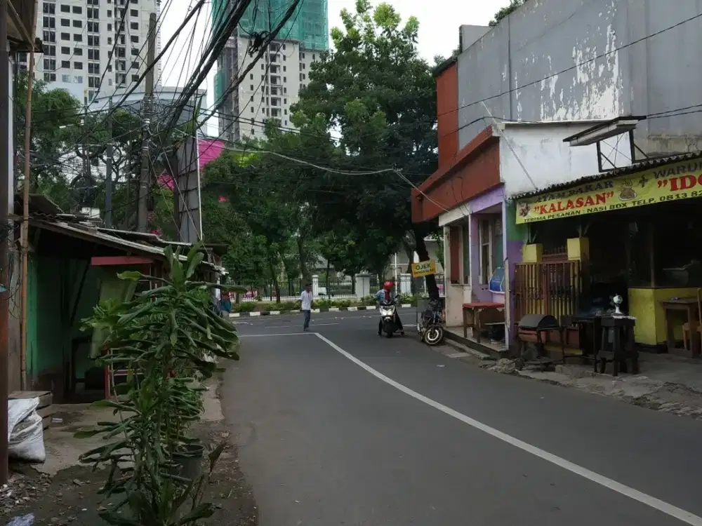 Kav tanah 210 m2 ( 10 m X 21 m) Kebagusan ,dekat ke Jalan raya Lenteng Agung 2,9 M