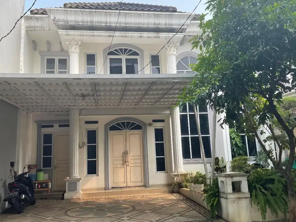 Rumah Mewah Semi Furnished Bergaya Minimalis, Strategis di Kawasan Depok
