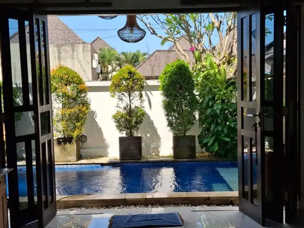 Villa Modern Strategis Disewakan, di Kerobokan Kuta Utara Area
