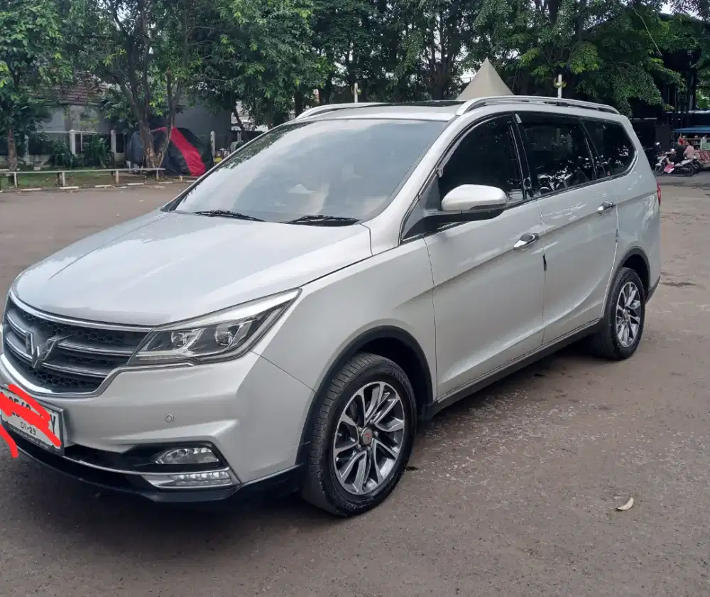 WULING CORTEZ 1,8 L (LUX) i-AMT