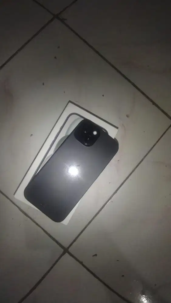 Jual iphone 15 black 256 gb
