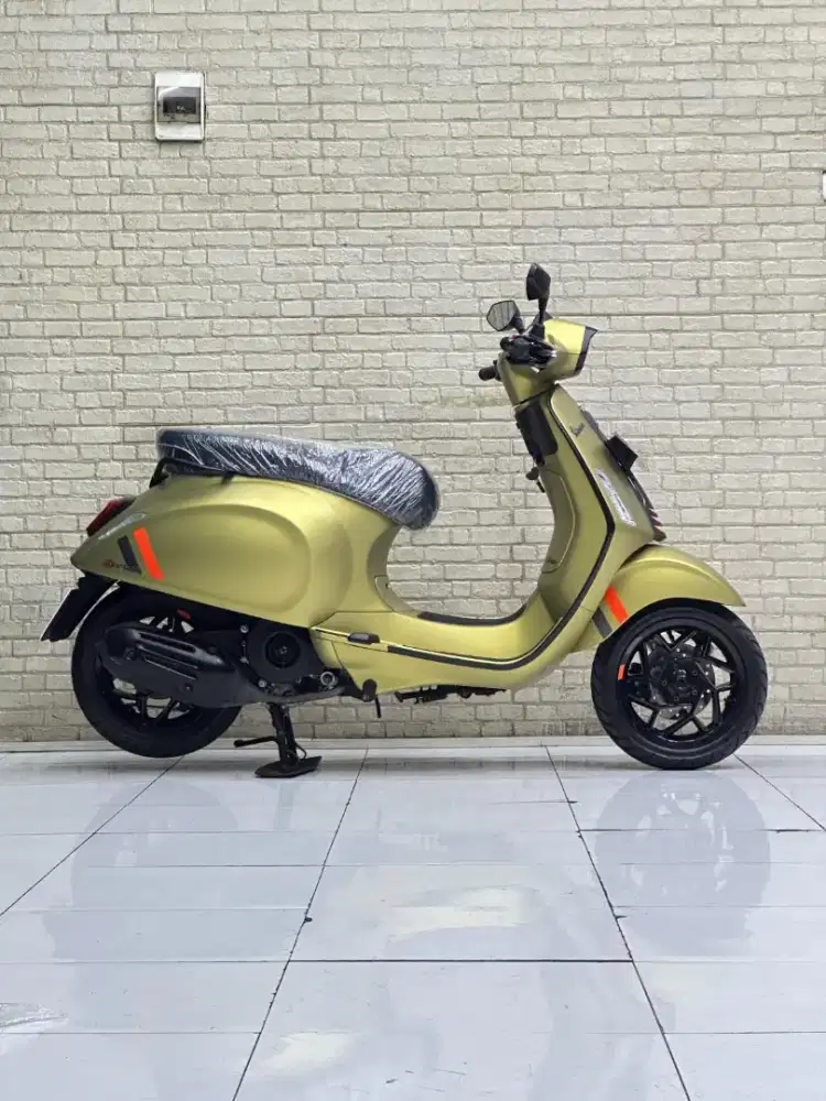 ODO 3RB‼️ Vespa Sprint S150 ABS PMK 2025 Matte Green Like new- mustika