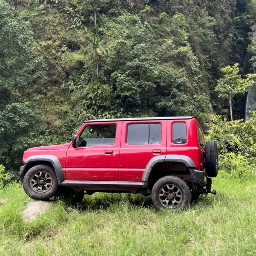 Jimny AT 5 Door 2025 Km 20k Merah terawat