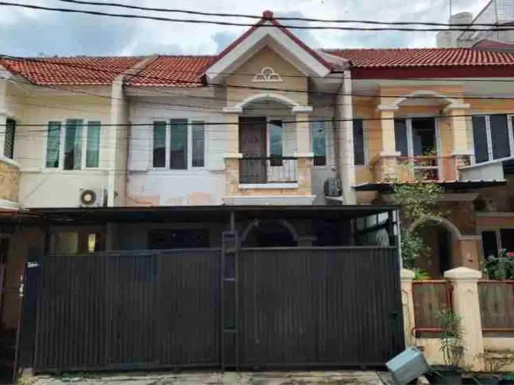 JUAL CEPAT GADING ARCADIA RUMAH 2 1/2 LANTAI SIAP HUNI AC