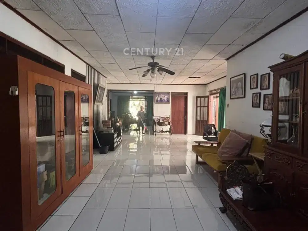 Dijual Rumah Hitung Tanah Hadap Jalan Raya SHM Petukangan Utara