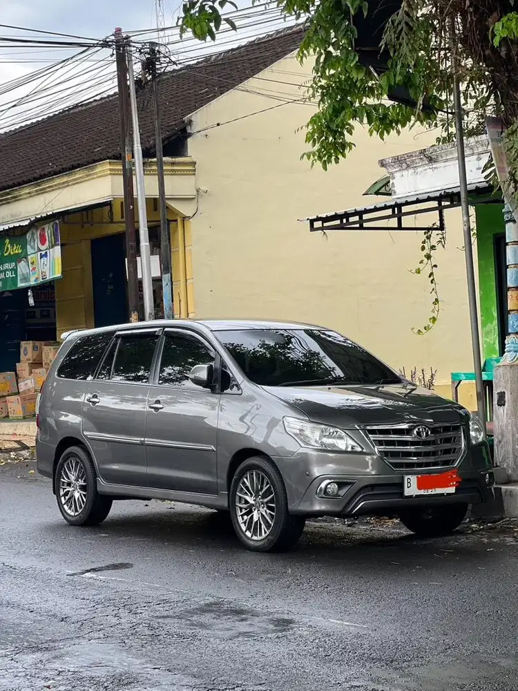 DIJUAL INNOVA BARONG TAHUN 2014 BENSIN