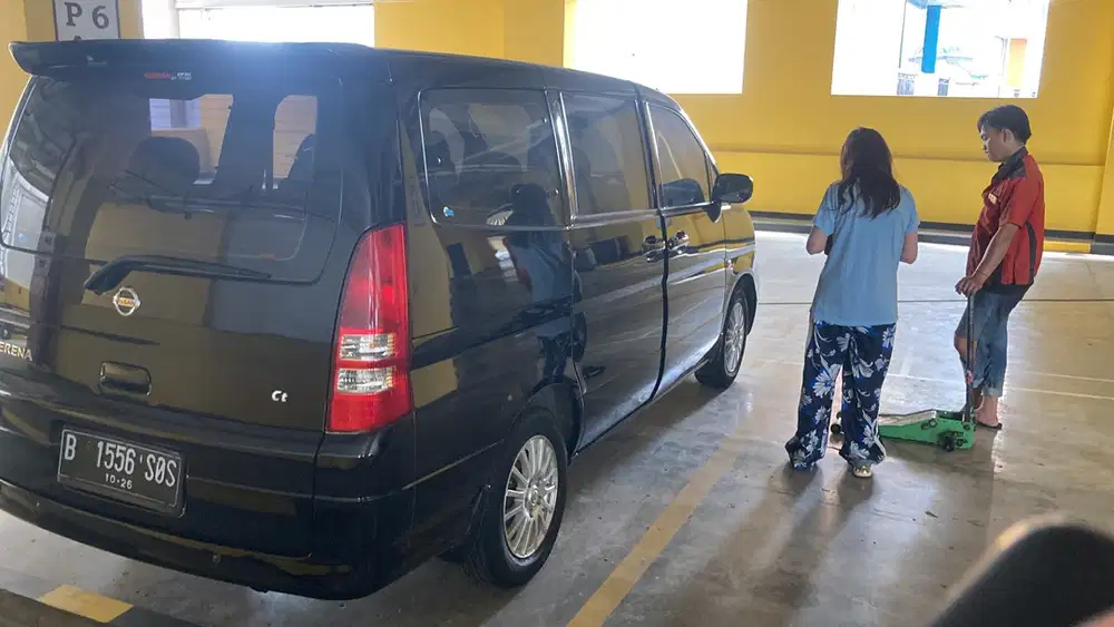 Nissan Serena 2011 Bensin
