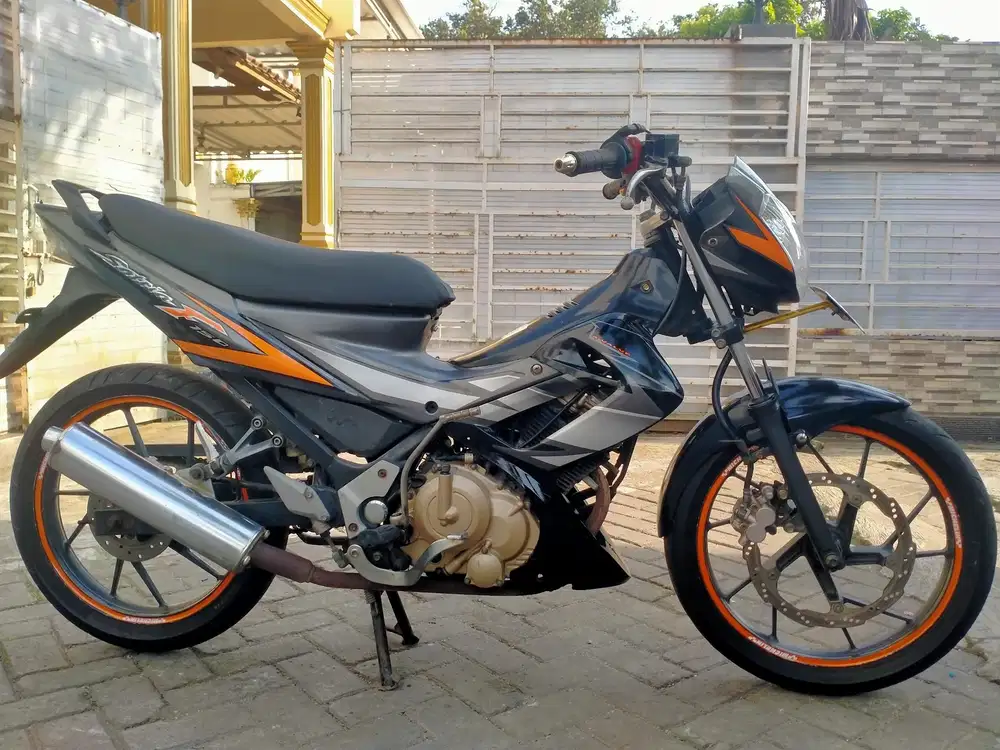 satria FU lengkap motor sehat walafiat keterangan detail dibawah