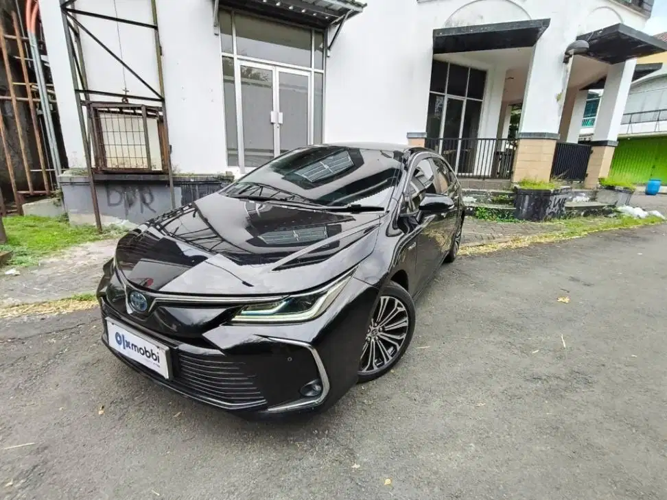 Pajak Panjang - TOYOTA COROLLA ALTIS 1.8 HYBIRD A/T 2022 HITAM