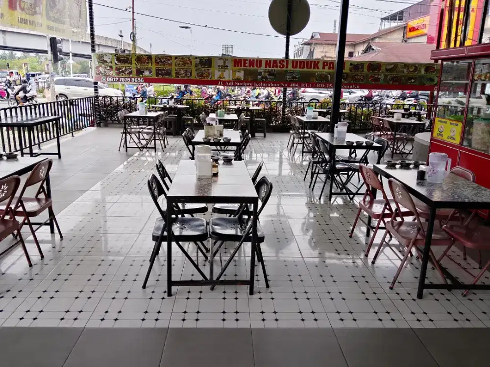 Dibutuhkan Kasir/Waiters Restoran