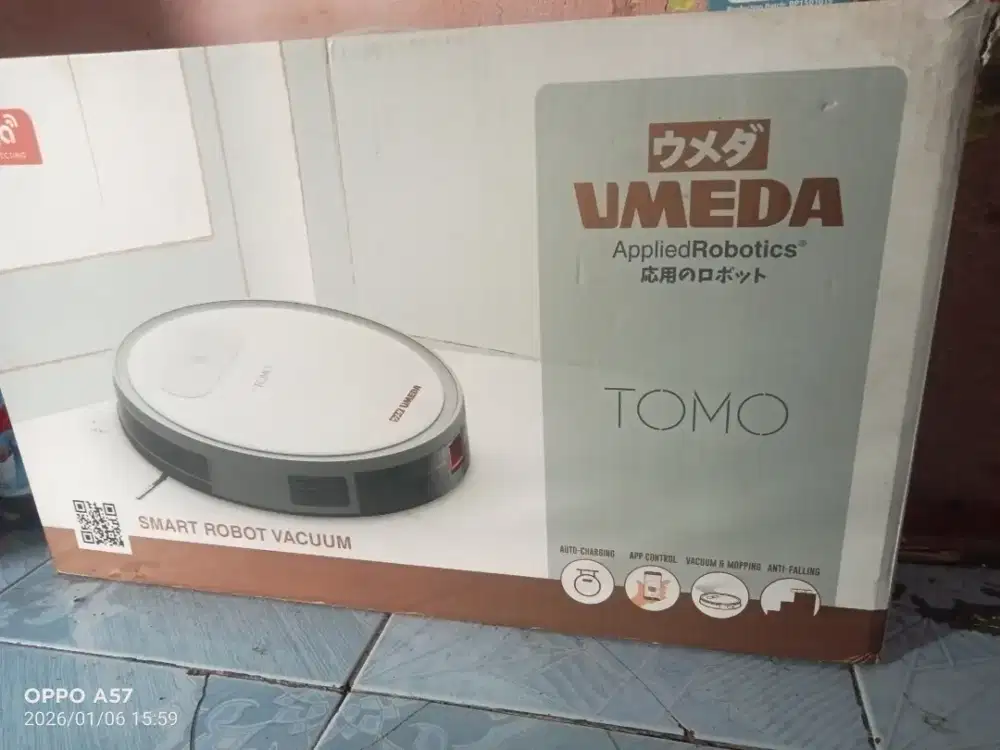 Smart robot vacuum tomo