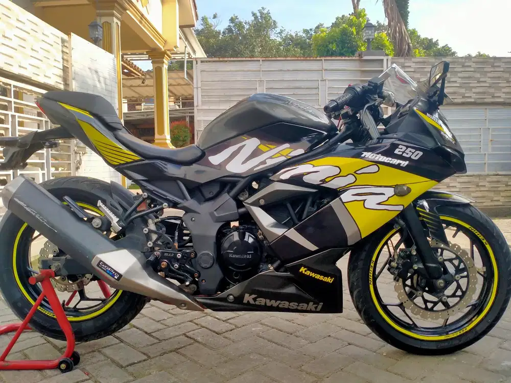 Kawasaki Ninja 250 lengkap mesin segel sehat kterangan detail dibawah