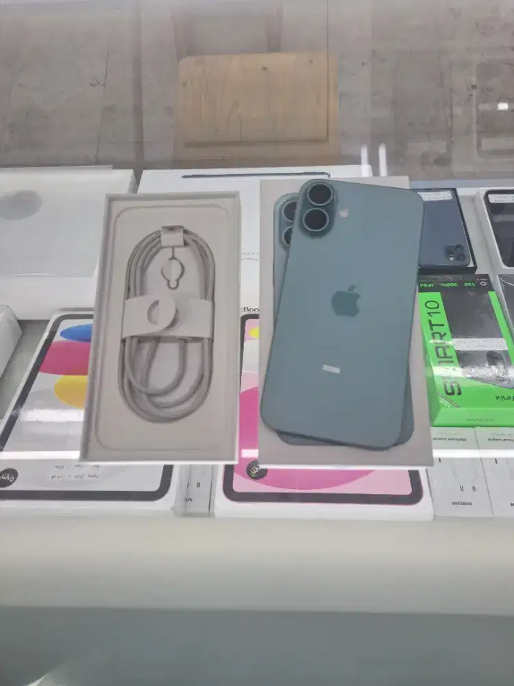 Second IPhone 16 Plus 128GB Teal IBOX ONMulus Like New Nego