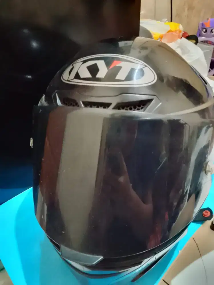 Helm bekas pemakaian 1 thn